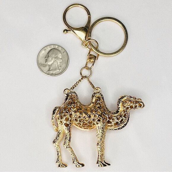 Camel Keychain Charm, Pink - Picture 3 of 3